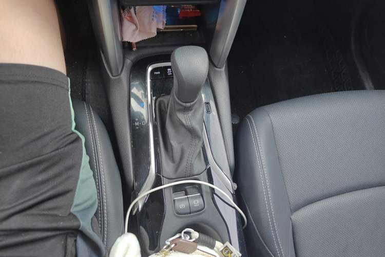 Used Toyota FRONTLANDER 2023 2.0L CVT Luxury Edition Gear Lever