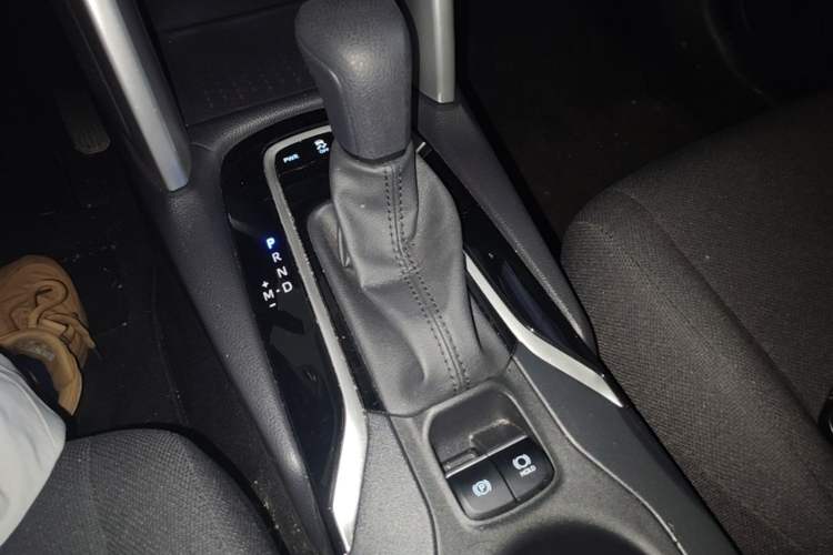 Used Toyota FRONTLANDER 2023 2.0L CVT Elite Edition Gear Lever