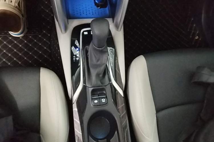 Used Toyota FRONTLANDER 2023 2.0L Smart Electric Hybrid Dual-Engine Luxury Edition Gear Lever