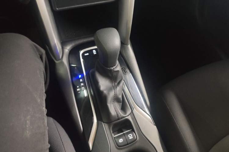 Used Toyota FRONTLANDER 2023 2.0L CVT Elite Edition Gear Lever