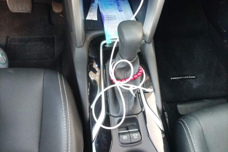 Used Toyota FRONTLANDER 2023 2.0L CVT Luxury Edition Gear Lever