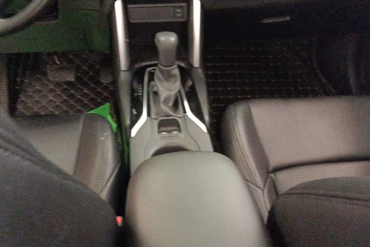 Used Toyota FRONTLANDER 2023 2.0L CVT Leading Edition Gear Lever