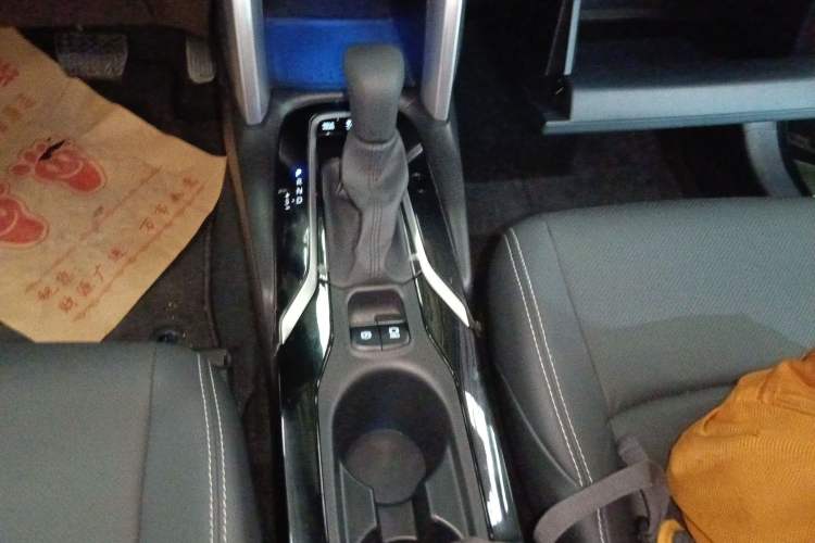 Used Toyota FRONTLANDER 2023 2.0L Smart Electric Hybrid Dual-Engine Luxury Edition Gear Lever