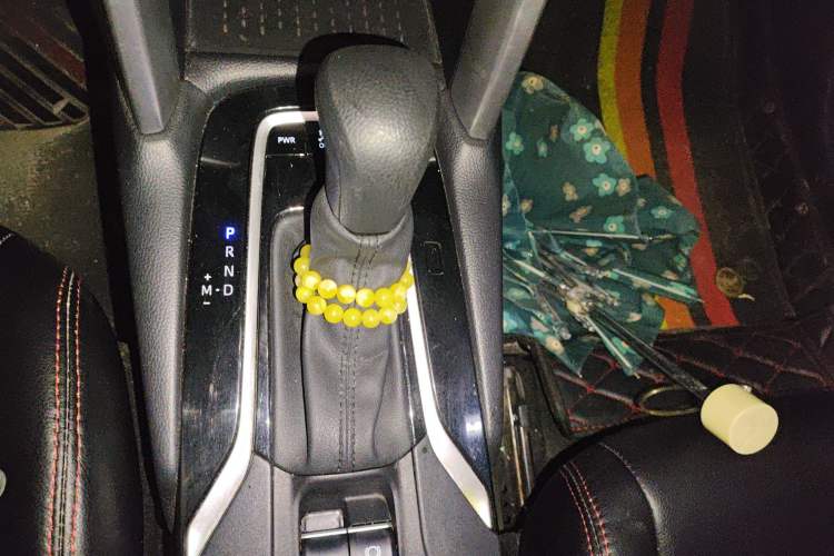 Used Toyota FRONTLANDER 2023 2.0L CVT Elite Edition Gear Lever
