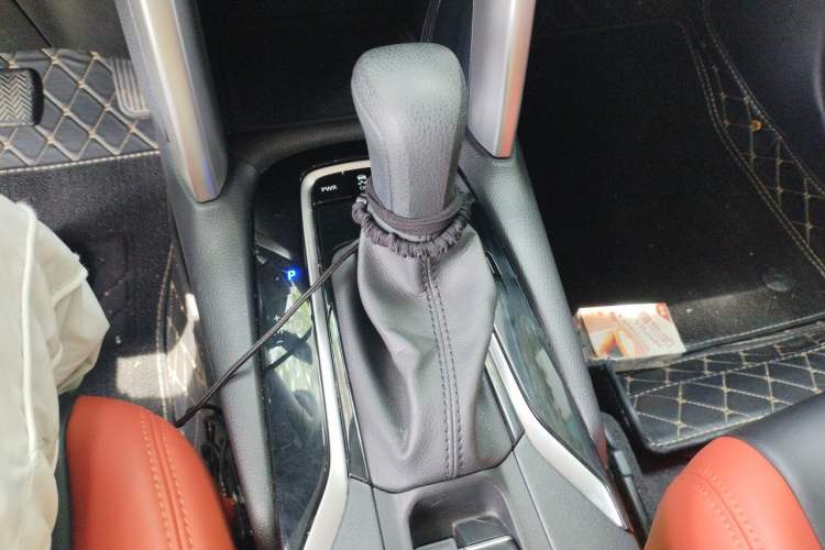 Used Toyota FRONTLANDER 2023 2.0L CVT Leading Edition Gear Lever