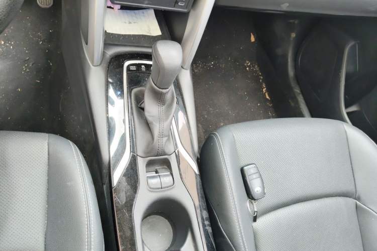 Used Toyota FRONTLANDER 2023 2.0L Smart Electric Hybrid Dual-Engine Luxury Edition Gear Lever