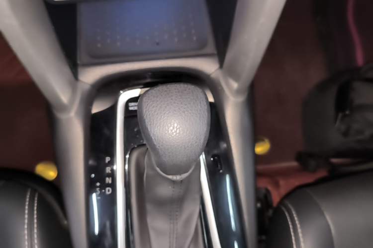Used Toyota FRONTLANDER 2023 2.0L Smart Electric Hybrid Dual-Engine Luxury Edition Gear Lever