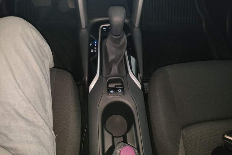 Used Toyota FRONTLANDER 2023 2.0L CVT Elite Edition Gear Lever