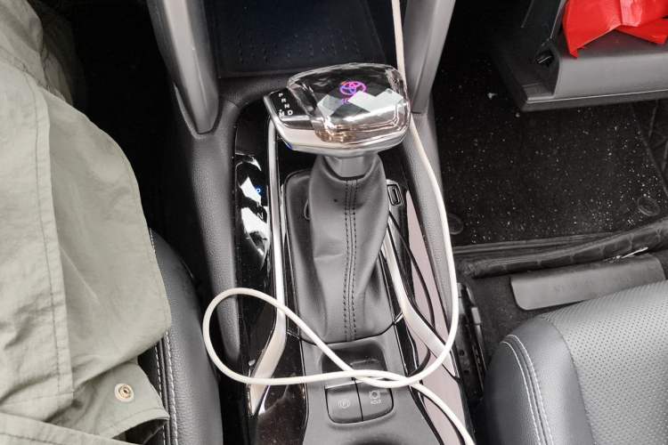 Used Toyota FRONTLANDER 2023 2.0L CVT Luxury Edition Gear Lever