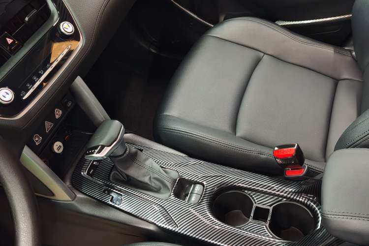 Used Toyota FRONTLANDER 2023 2.0L CVT Elite Edition Gear Lever