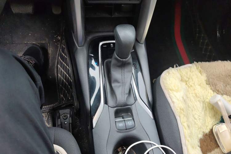 Used Toyota FRONTLANDER 2023 2.0L CVT Leading Edition Gear Lever