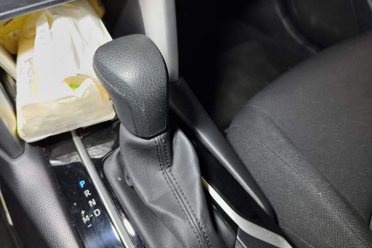 Used Toyota FRONTLANDER 2023 2.0L CVT Elite Edition Gear Lever