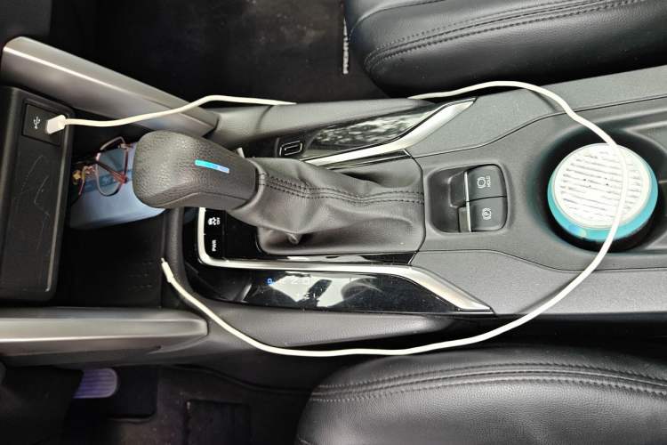 Used Toyota FRONTLANDER 2023 2.0L CVT Elite Edition Gear Lever