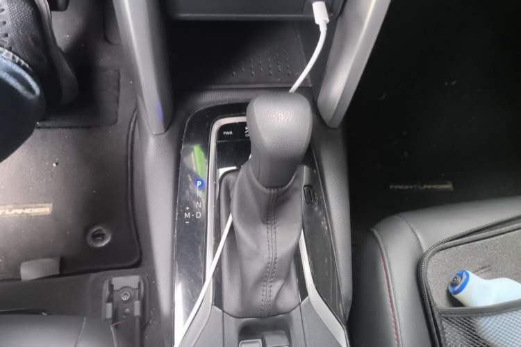 Used Toyota FRONTLANDER 2023 2.0L CVT Elite Edition Gear Lever