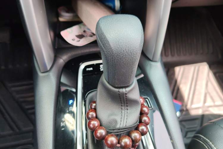 Used Toyota FRONTLANDER 2023 2.0L CVT Elite Edition Gear Lever