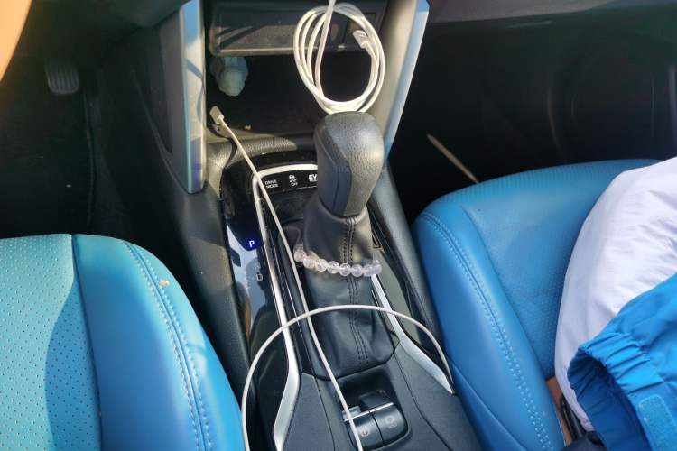 Used Toyota FRONTLANDER 2023 2.0L Smart Electric Hybrid Dual-Engine Leading Edition Gear Lever