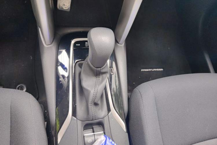 Used Toyota FRONTLANDER 2023 2.0L CVT Elite Edition Gear Lever