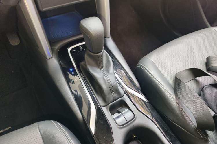 Used Toyota FRONTLANDER 2023 2.0L CVT Luxury Edition Gear Lever