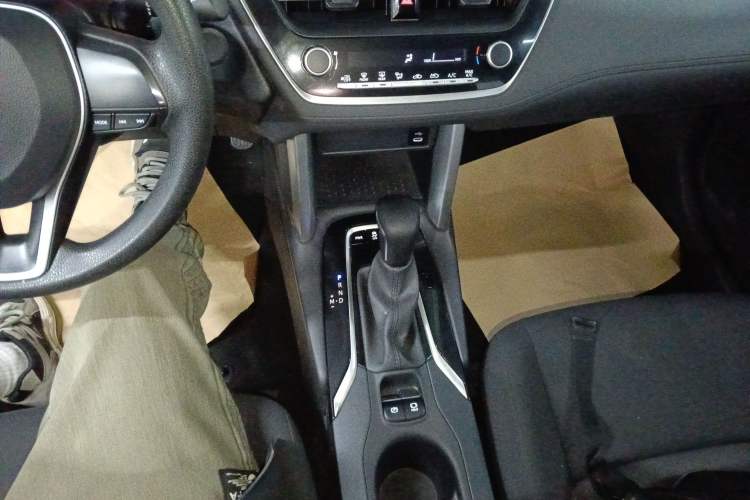 Used Toyota FRONTLANDER 2023 2.0L CVT Elite Edition Gear Lever