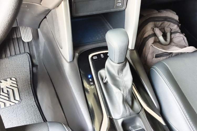 Used Toyota FRONTLANDER 2023 2.0L Smart Electric Hybrid Dual-Engine Luxury Edition Gear Lever