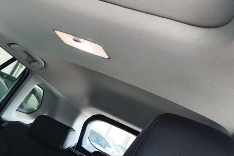 Used Toyota FRONTLANDER 2023 2.0L Smart Electric Hybrid Dual-Engine Luxury Edition Headliner