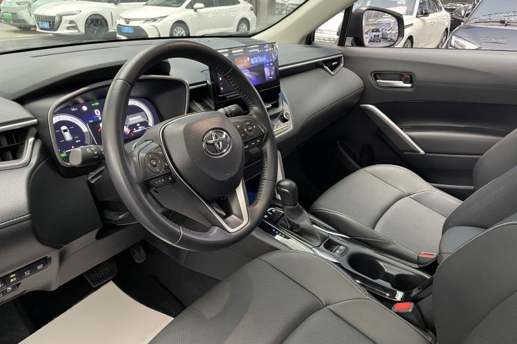 Used Toyota FRONTLANDER 2023 2.0L Smart Electric Hybrid Dual-Engine Deluxe Version Interior 2