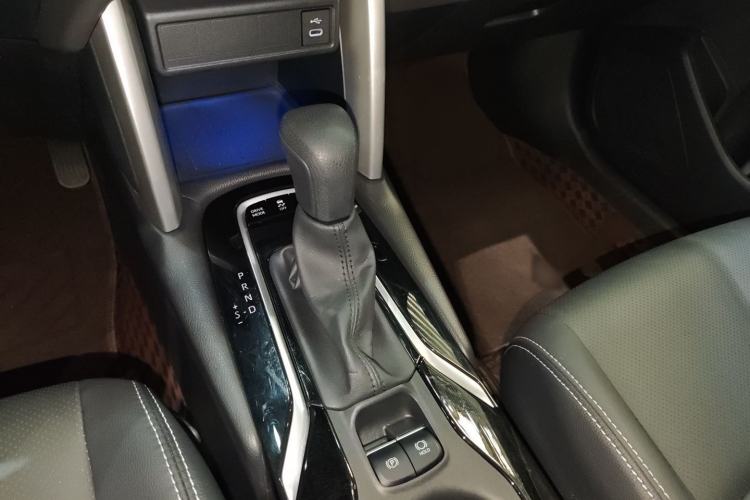 Used Toyota FRONTLANDER 2023 2.0L Smart Electric Hybrid Dual-Engine Luxury Edition Interior 2