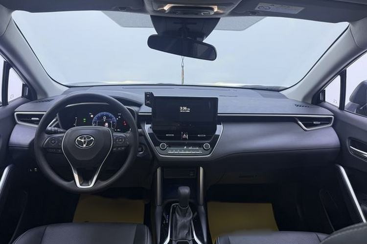 Used Toyota FRONTLANDER 2023 2.0L CVT Luxury Edition Interior 2