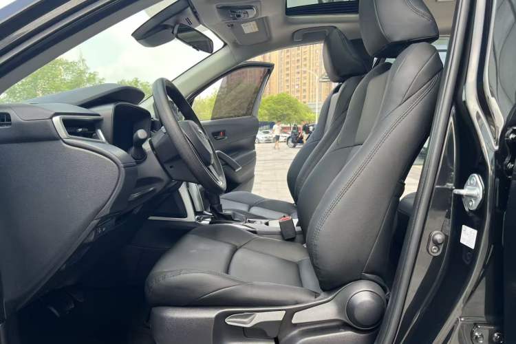 Used Toyota FRONTLANDER 2023 2.0L CVT Leading Edition Interior 3