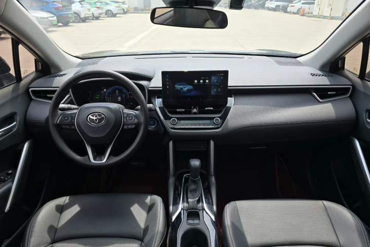 Used Toyota FRONTLANDER 2023 2.0L Smart Electric Hybrid Dual-Engine Luxury Edition Interior 3
