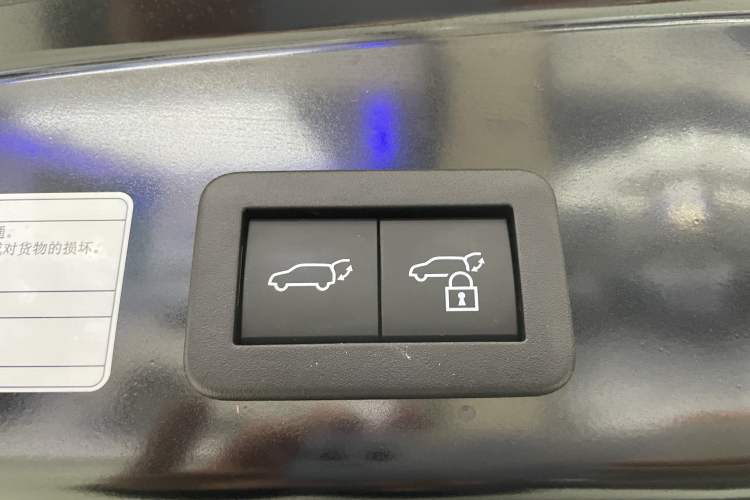 Used Toyota FRONTLANDER 2023 2.0L Smart Electric Hybrid Dual-Engine Deluxe Version Interior 5