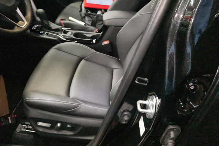 Used Toyota FRONTLANDER 2023 2.0L Smart Electric Hybrid Dual-Engine Luxury Edition Left Front Seat