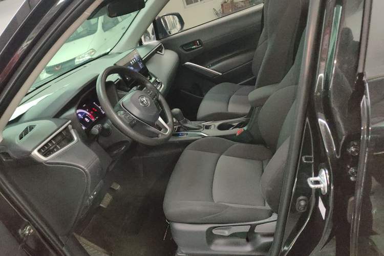 Used Toyota FRONTLANDER 2023 2.0L CVT Leading Edition Left Front Seat
