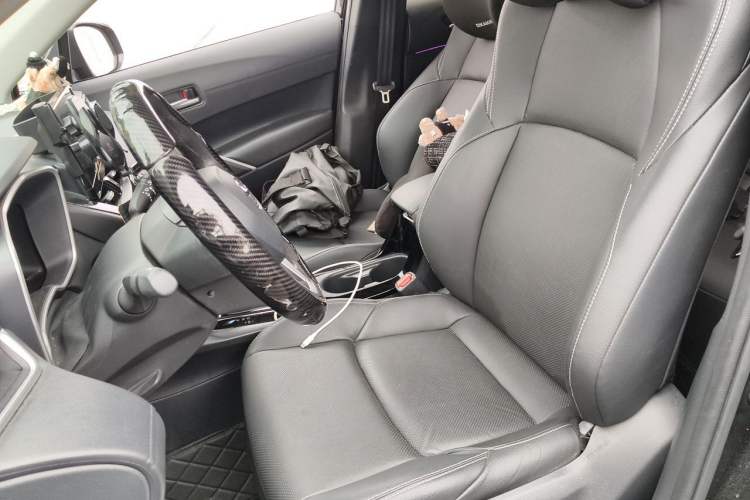 Used Toyota FRONTLANDER 2023 2.0L CVT Luxury Edition Left Front Seat