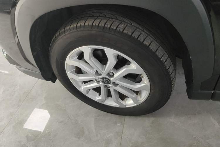 Used Toyota FRONTLANDER 2023 2.0L CVT Elite Edition Left Front Wheel Hub