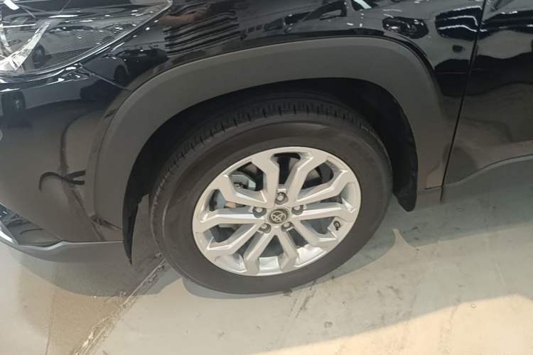 Used Toyota FRONTLANDER 2023 2.0L CVT Elite Edition Left Front Wheel Hub