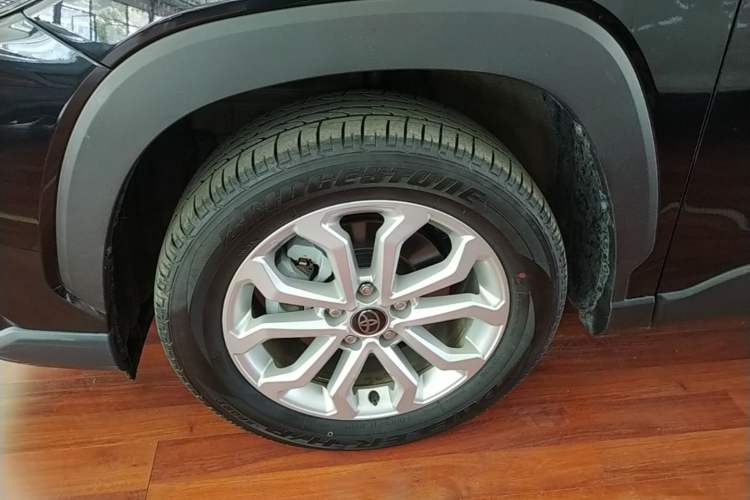 Used Toyota FRONTLANDER 2023 2.0L CVT Leading Edition Left Front Wheel Hub