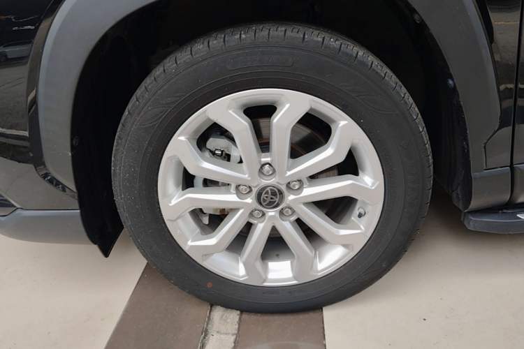 Used Toyota FRONTLANDER 2023 2.0L CVT Leading Edition Left Front Wheel Hub