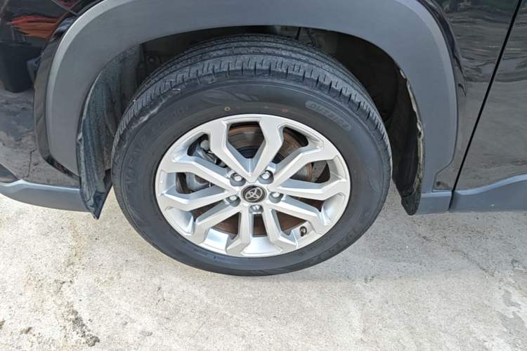 Used Toyota FRONTLANDER 2023 2.0L CVT Leading Edition Left Front Wheel Hub