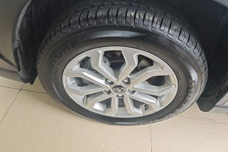 Used Toyota FRONTLANDER 2023 2.0L CVT Elite Edition Left Front Wheel Hub