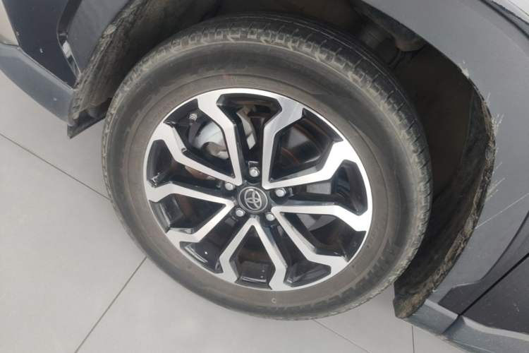 Used Toyota FRONTLANDER 2023 2.0L CVT Luxury Edition Left Front Wheel Hub