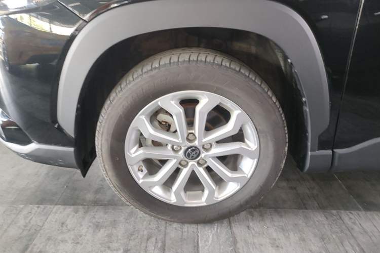 Used Toyota FRONTLANDER 2023 2.0L CVT Elite Edition Left Front Wheel Hub
