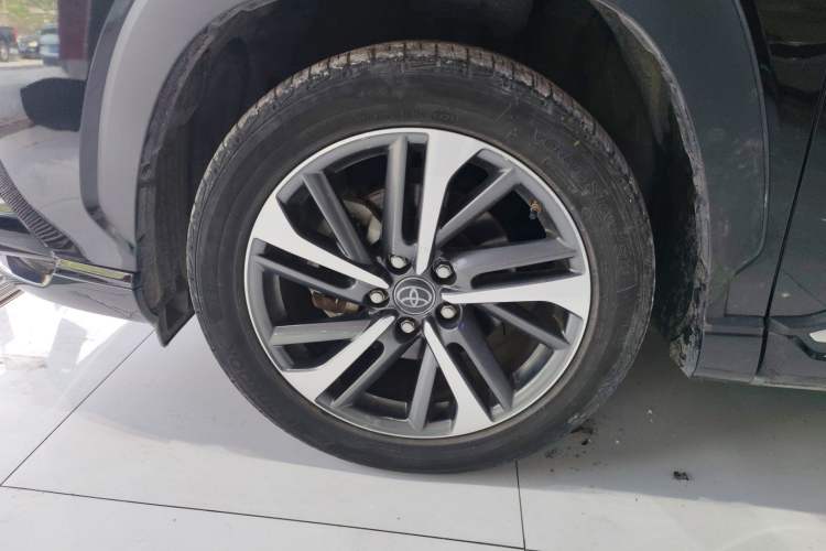 Used Toyota FRONTLANDER 2023 2.0L CVT Sport Edition Left Front Wheel Hub