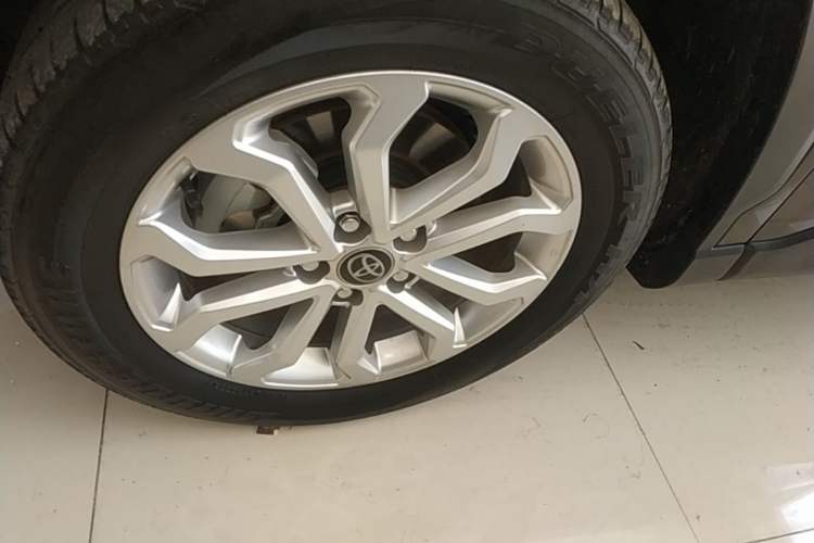 Used Toyota FRONTLANDER 2023 2.0L CVT Elite Edition Left Front Wheel Hub