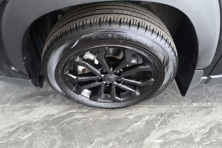 Used Toyota FRONTLANDER 2023 2.0L CVT Elite Edition Left Front Wheel Hub