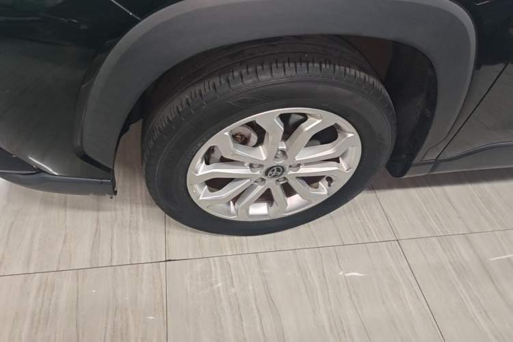 Used Toyota FRONTLANDER 2023 2.0L CVT Elite Edition Left Front Wheel Hub