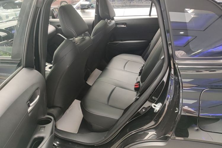 Used Toyota FRONTLANDER 2023 2.0L Smart Electric Hybrid Dual-Engine Deluxe Version Left Rear Seat