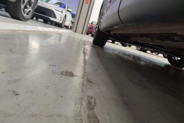 Used Toyota FRONTLANDER 2023 2.0L Smart Electric Hybrid Dual-Engine Deluxe Version Left Side Sill
