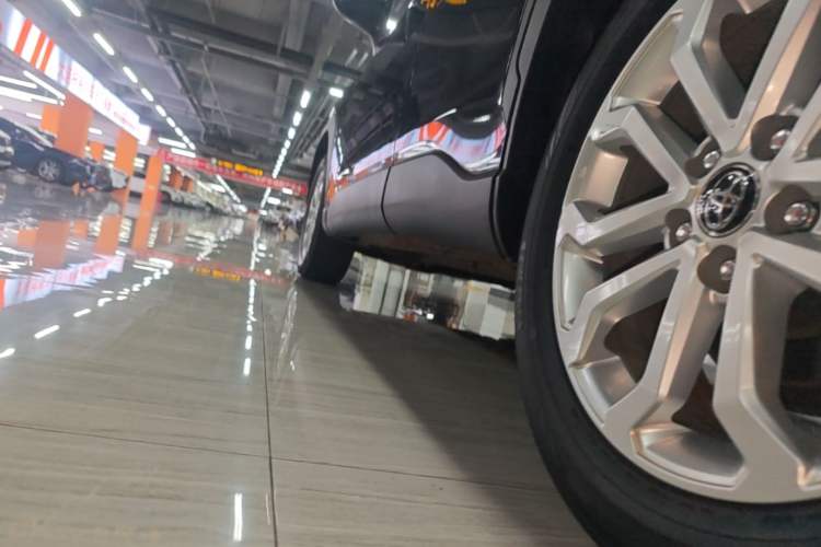 Used Toyota FRONTLANDER 2023 2.0L CVT Elite Edition Left Side Sill
