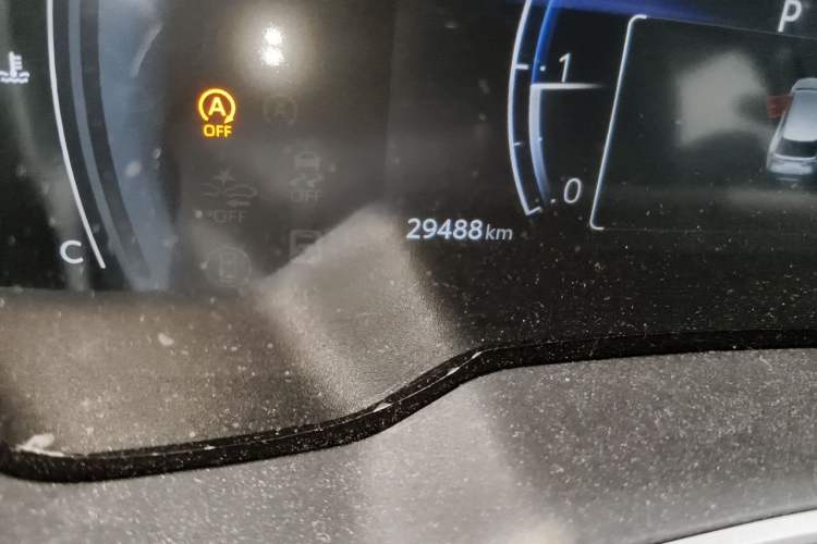 Used Toyota FRONTLANDER 2023 2.0L CVT Luxury Edition Odometer Close Up